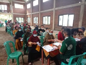 Pembagian BLT Tahap 6 Desa Gumiwang